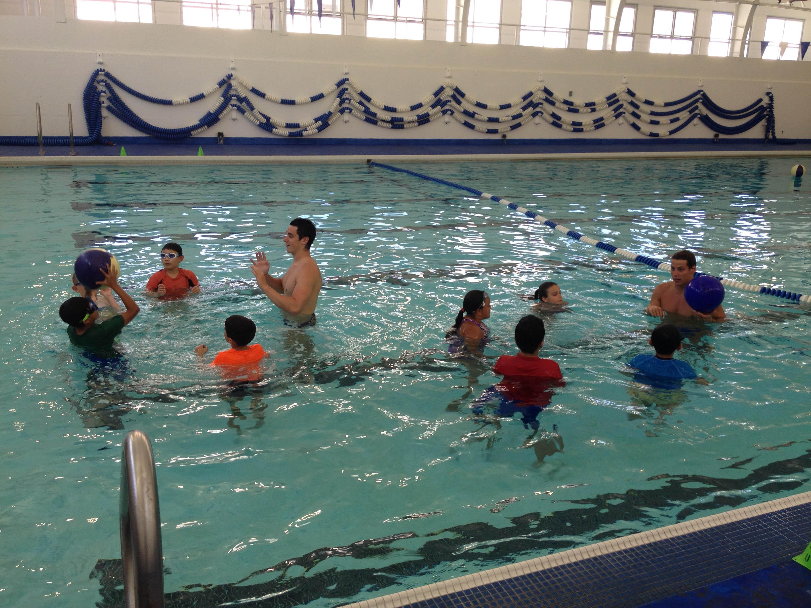 斯巴达营儿童游泳课